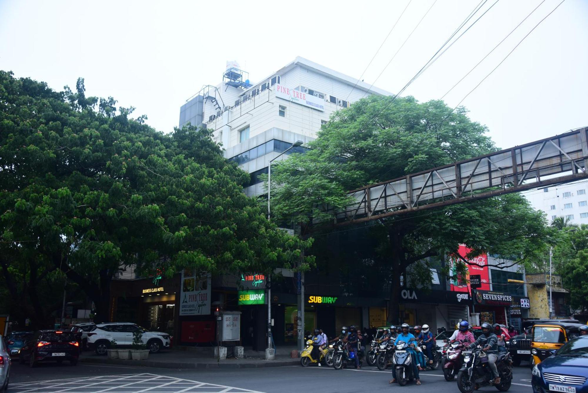 Hotel Pine Tree Signature Chennai Exterior foto